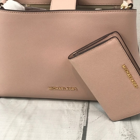 Michael Kors Sofia Leather Satchel & Wallet - Picture 4 of 13